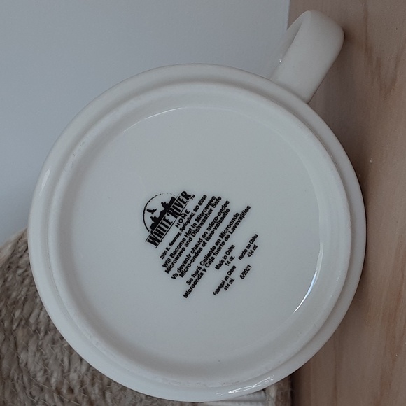 White River Home Seasons Summer Camper on Beach Stackable Mug 14 oz - Picture 6 of 7